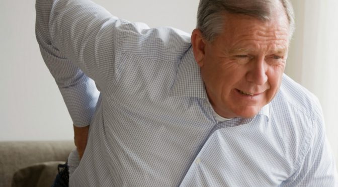 7 riscos que o sedentarismo pode trazer para o idoso
