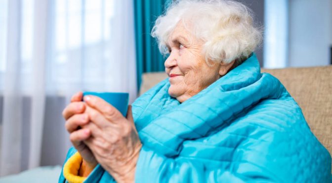 Confira 11 dicas da SBGG para reduzir o impacto do frio na saúde de idosos