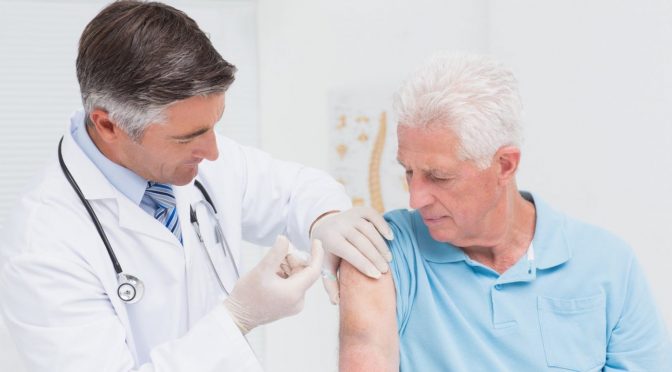 5 razões para os idosos não deixarem de tomar a vacina contra a gripe