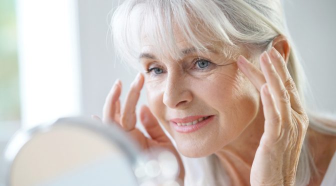 ‘Envelhecimento feminino é algo natural e não deve ser temido’, diz geriatra
