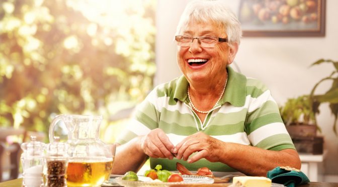 Dietas para idosos: saiba quais alimentos não podem faltar na terceira idade