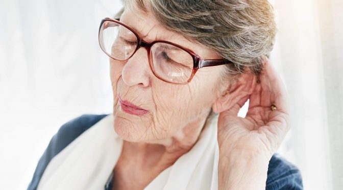 Perda de audição é um dos principais problemas na terceira idade, revela estudo