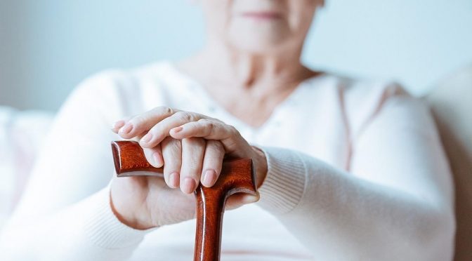 Osteoporose: Quais são as consequências de uma fratura para um paciente idoso?