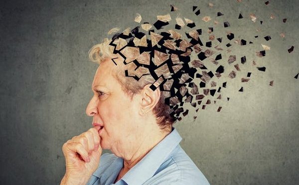Minimize as chances de Alzheimer com 3 práticas simples no dia a dia